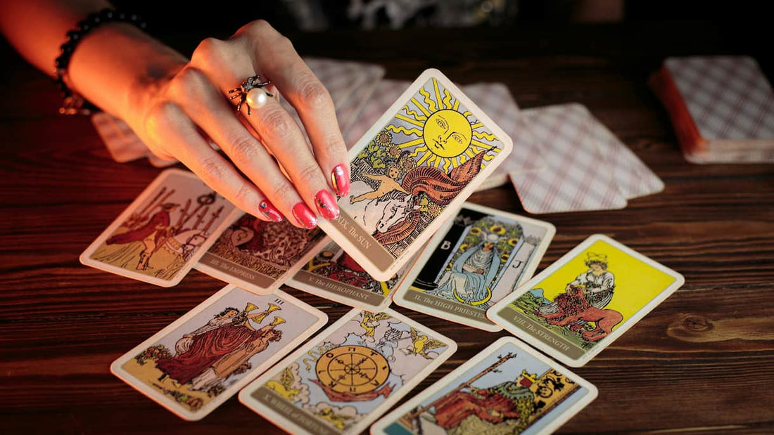 Care Este Cel Mai Bun Pachet de Tarot?