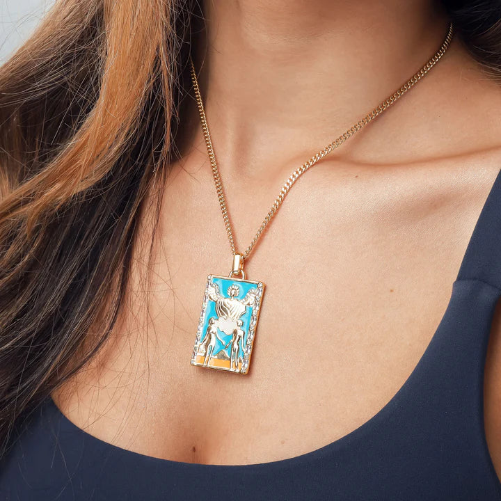 ⚖️Colier Tarot „Justice” – Simbol al Echilibrului și Karmei – Placat cu Aur 18K