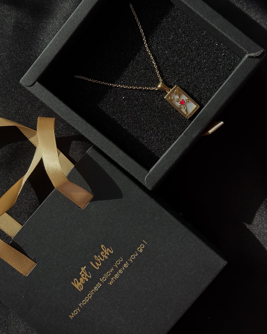 Colier Tarot Floare Placat cu Aur 18k "The Lovers" – Talismanul Dragostei pentru Femei