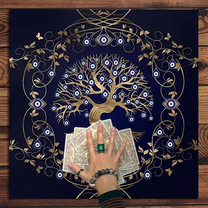 Pânza Mistică de Tarot cu Design Copac și Ochiul Răului – Protecție și Intuiție în Fiecare Lectură