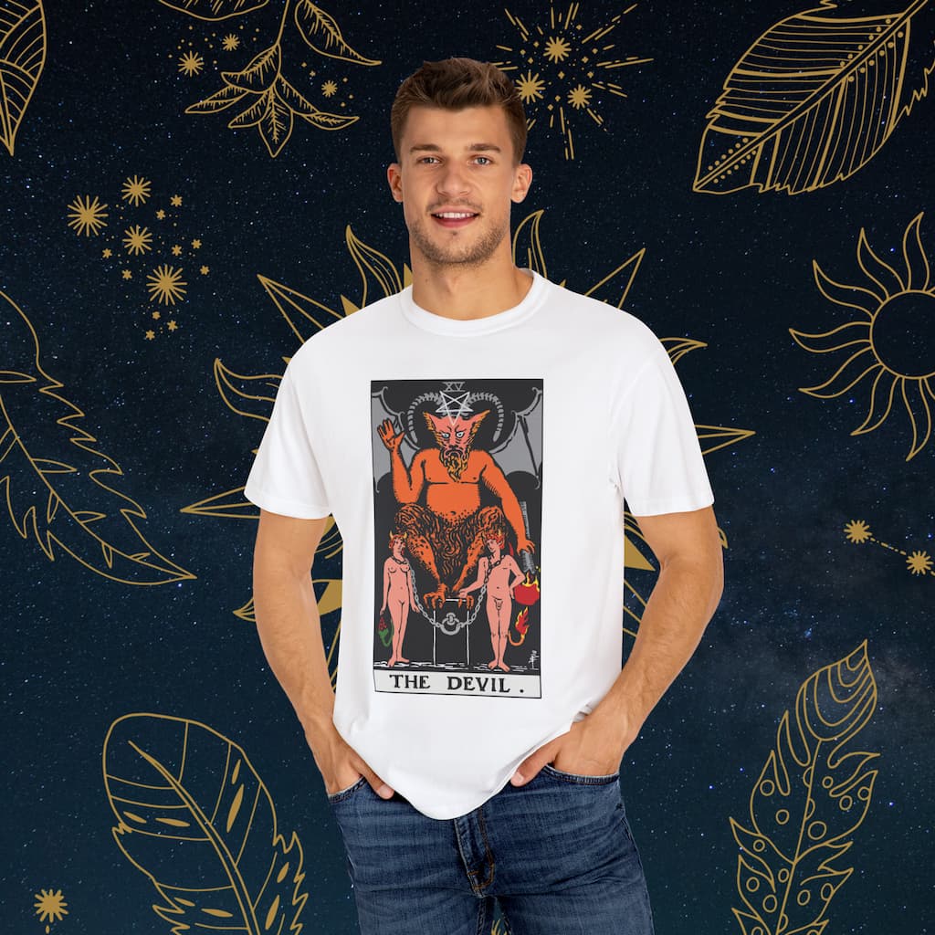 ✨ Tricou Unisex Tarotera® The Devil: Confort & Calitate