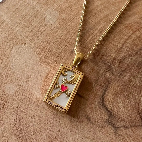 ✨ Colier Tarot Vintage „The Lovers” Placat cu Aur 18K – Talisman Norocos Pentru Iubire