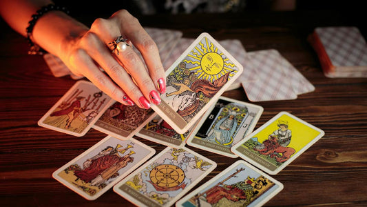 Care Este Cel Mai Bun Pachet de Tarot?