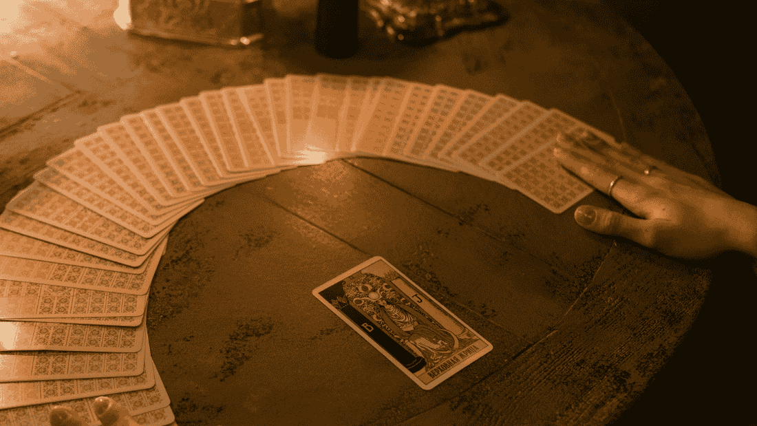 Pot cartile de tarot prezice viitorul?