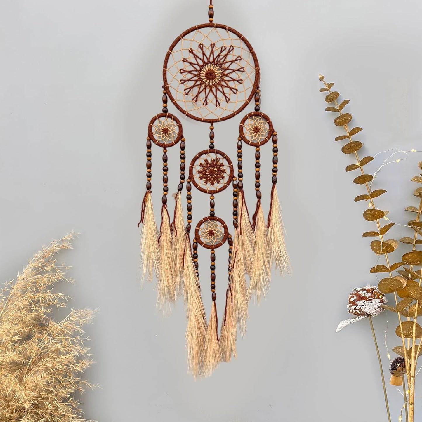 🌙 Dreamcatcher Boho cu Mărgele din Lemn și Iarbă Pampas – Prinzător de Vise & Protecție