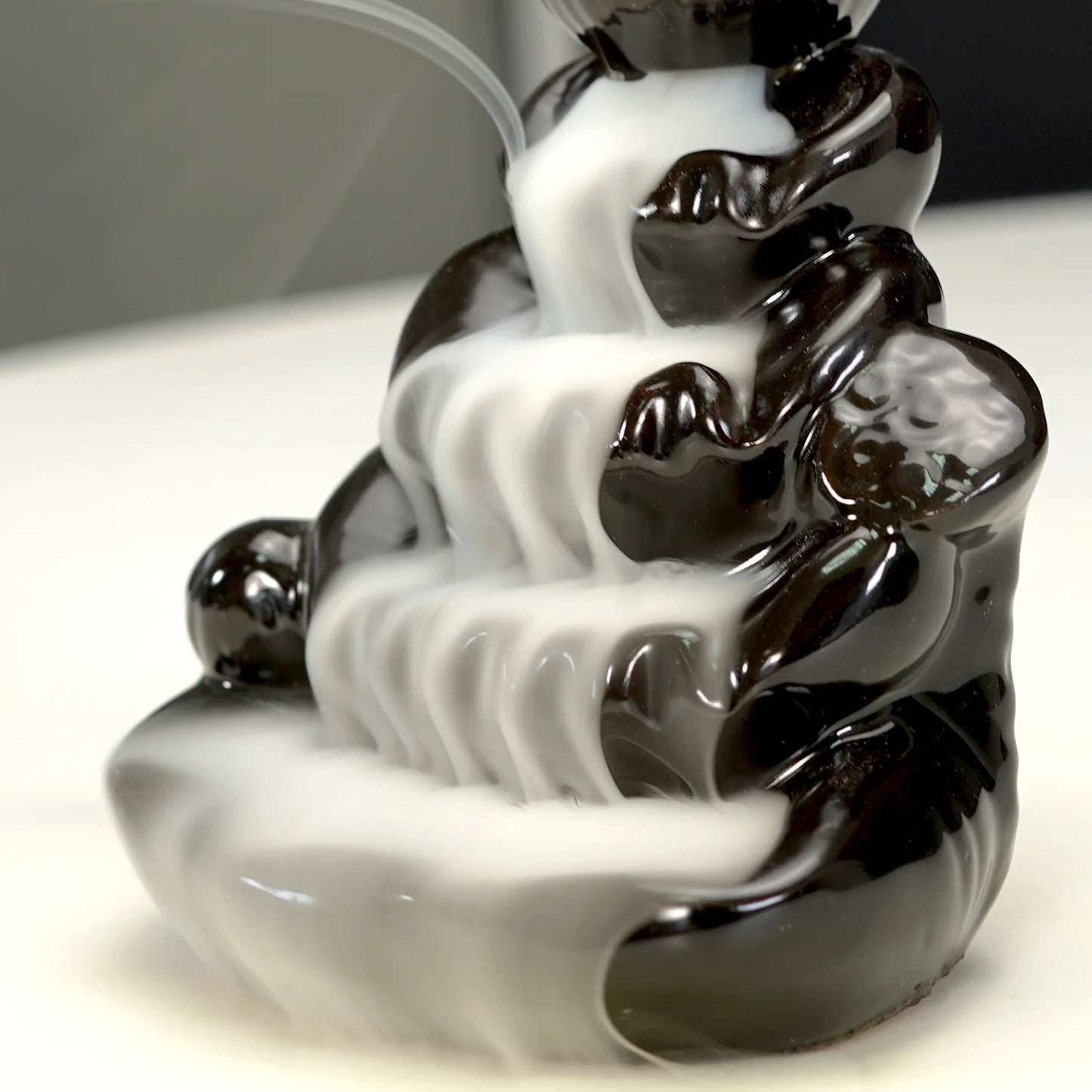 Fântână de Fum Backflow + Set Cadou 40 de Conuri Parfumate – Cascadă Aromatică pentru Relaxare și Feng Shui