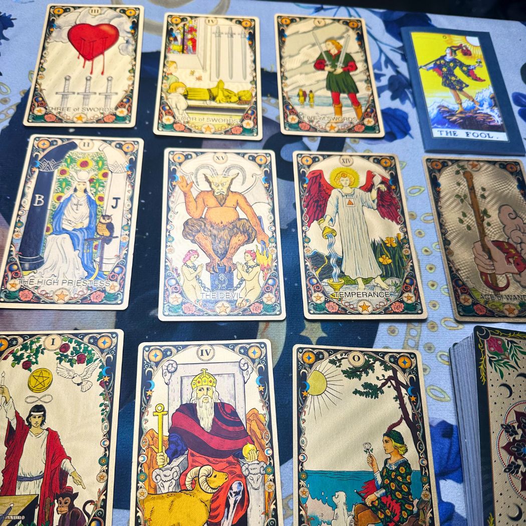 Pachet Tarot Vintage Floral TAROTERA® – 78 de Cărți Clasice, Design Boem cu Luni & Mandală