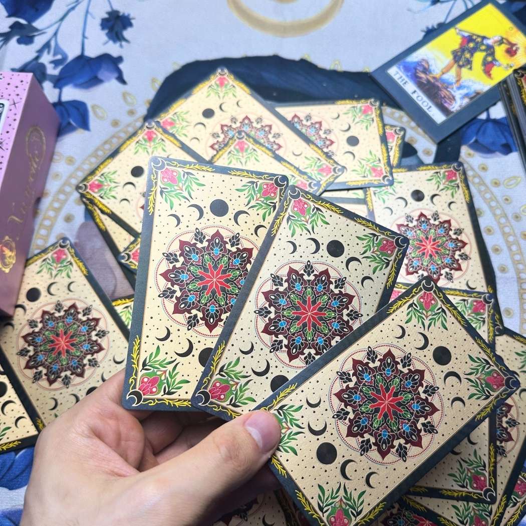 Pachet Tarot Vintage Floral TAROTERA® – 78 de Cărți Clasice, Design Boem cu Luni & Mandală