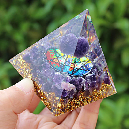 Piramidă Orgonică Amethyst – Purificare Energetică, Protecție EMF & Vindecare Spirituală (6 cm)