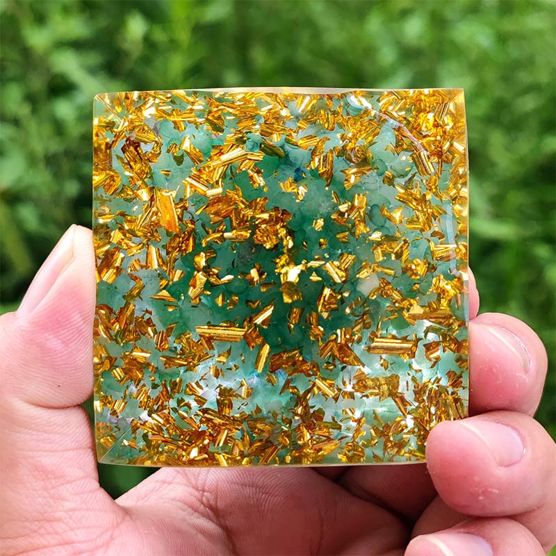 Piramidă Orgonică Taur cu Ametist & Aventurin Verde – Energie Pozitivă, Noroc și Echilibru Emoțional (5 cm)