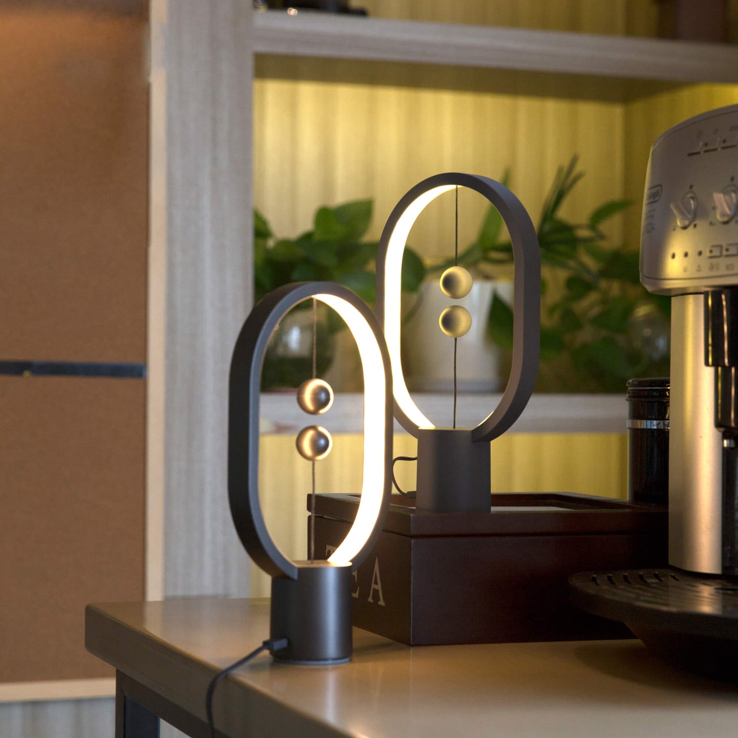 💡 Lampa Magnetică Levitantă – Design Inovator - Lumină Ambientală Elegantă